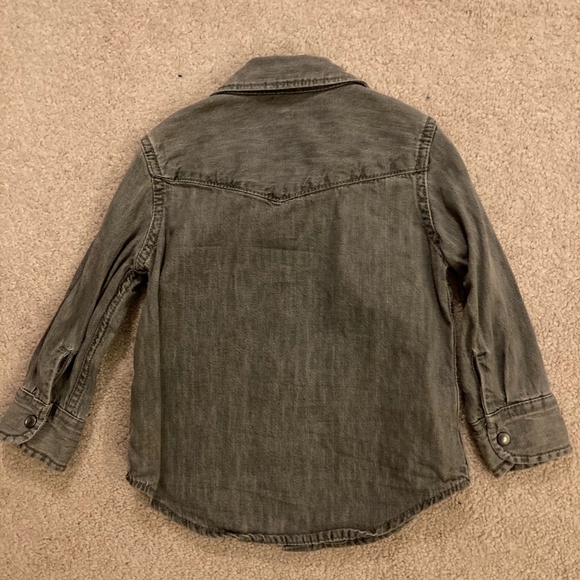 Adorable GAP Toddler Shirt - Picture 3 of 3